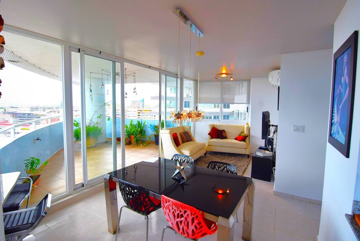 Modern kitchen with granite counters and stainless appliances in PH Bay View Avenida Balboa Panama