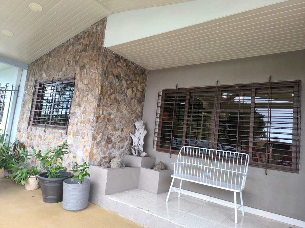 Bright modern kitchen with quartz countertop, wood cabinets, appliances for sale Betania Panama