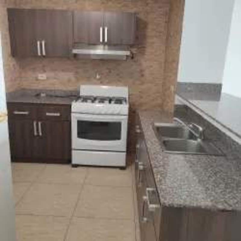 Bedroom with window and closet space PH Imperial Condado Panama City