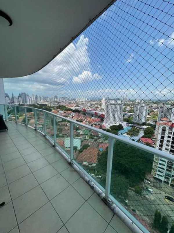 Modern bedroom with panoramic city view window PH Highland View Panama