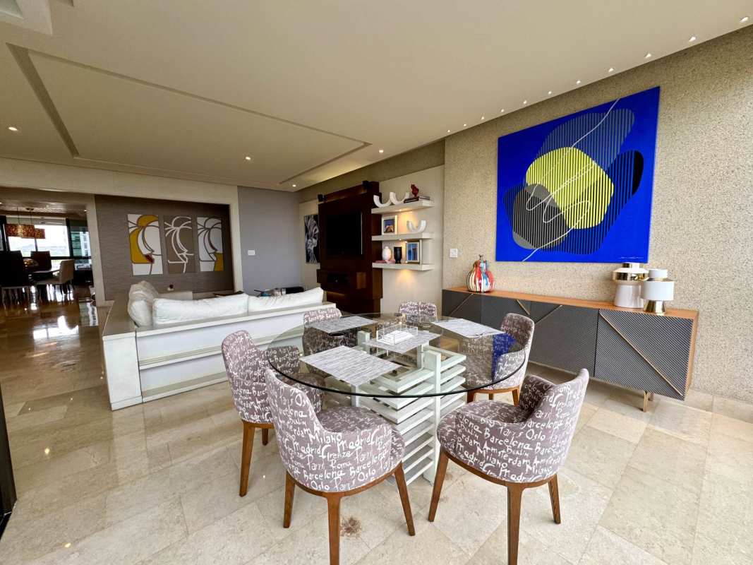 Dining area with marble floors and balcony sea view in PH Panama Bay
