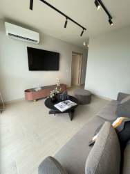 Modern bathroom glass shower tile finishes house for sale Panamá Pacífico