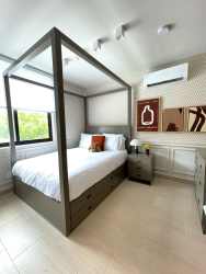 Bedroom with furniture decor garden views Panamá Pacífico home