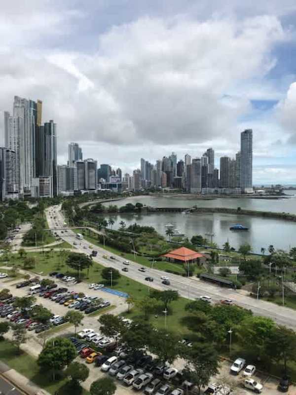 Modern kitchen with granite countertops PH BICSA Tower Avenida Balboa Panama City