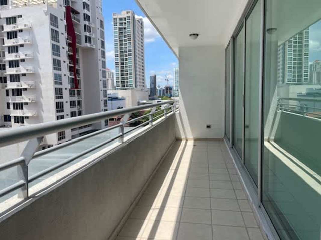 Large balcony with panoramic city skyline views PH Citrus San Francisco Panama