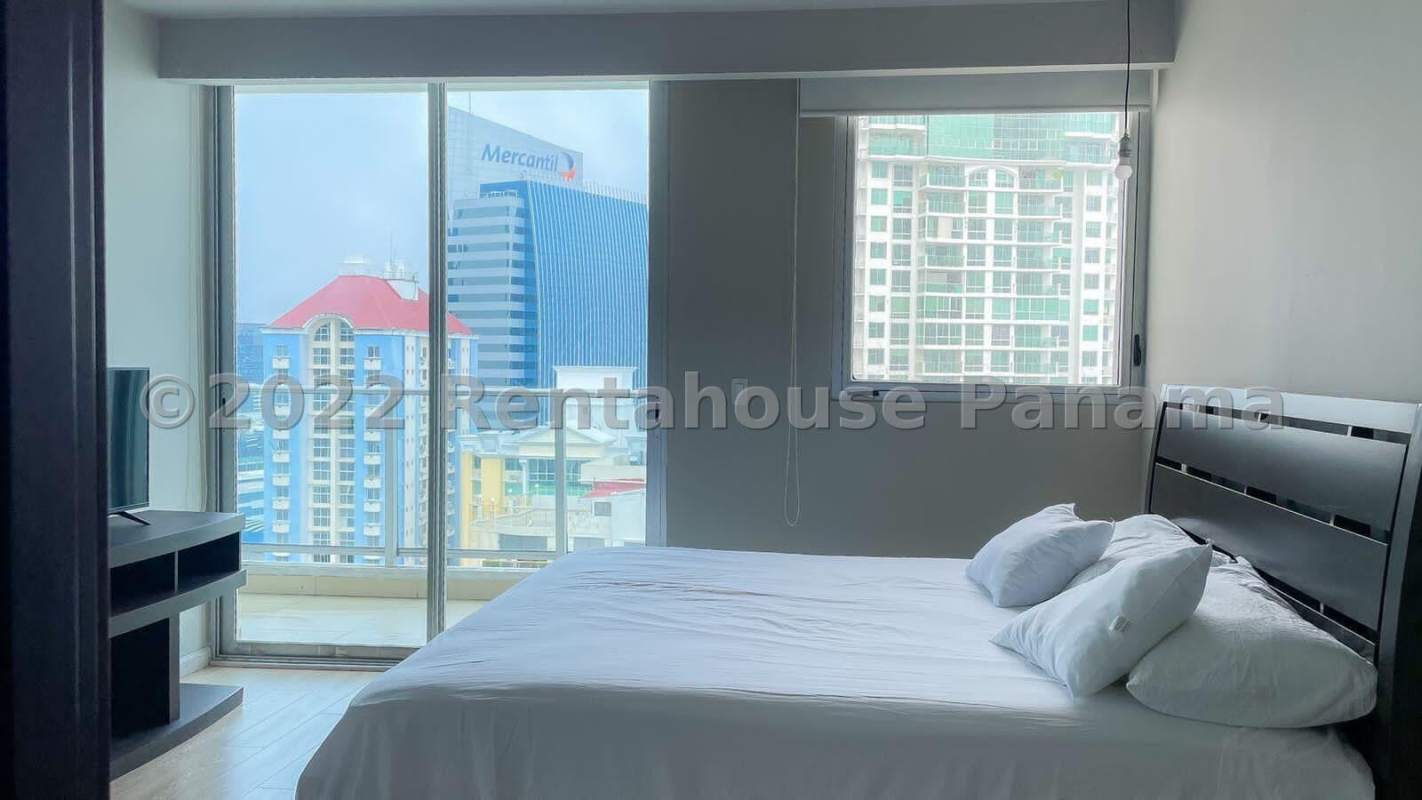 Luxury infinity pool overlooking Pacific Ocean at PH Oceanaire Punta Pacifica Panama