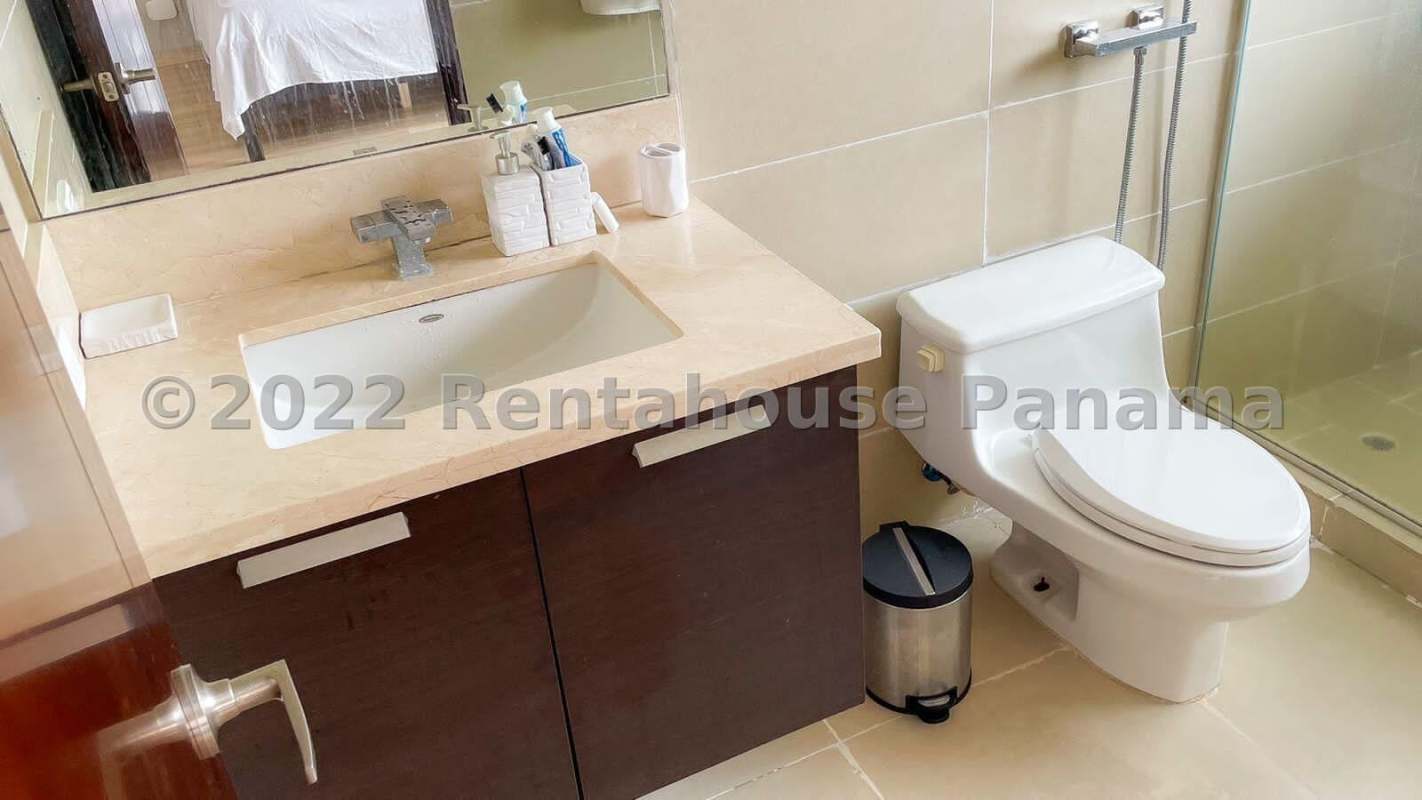 Jacuzzi with panoramic ocean view from rooftop amenity deck at PH Oceanaire Panama City