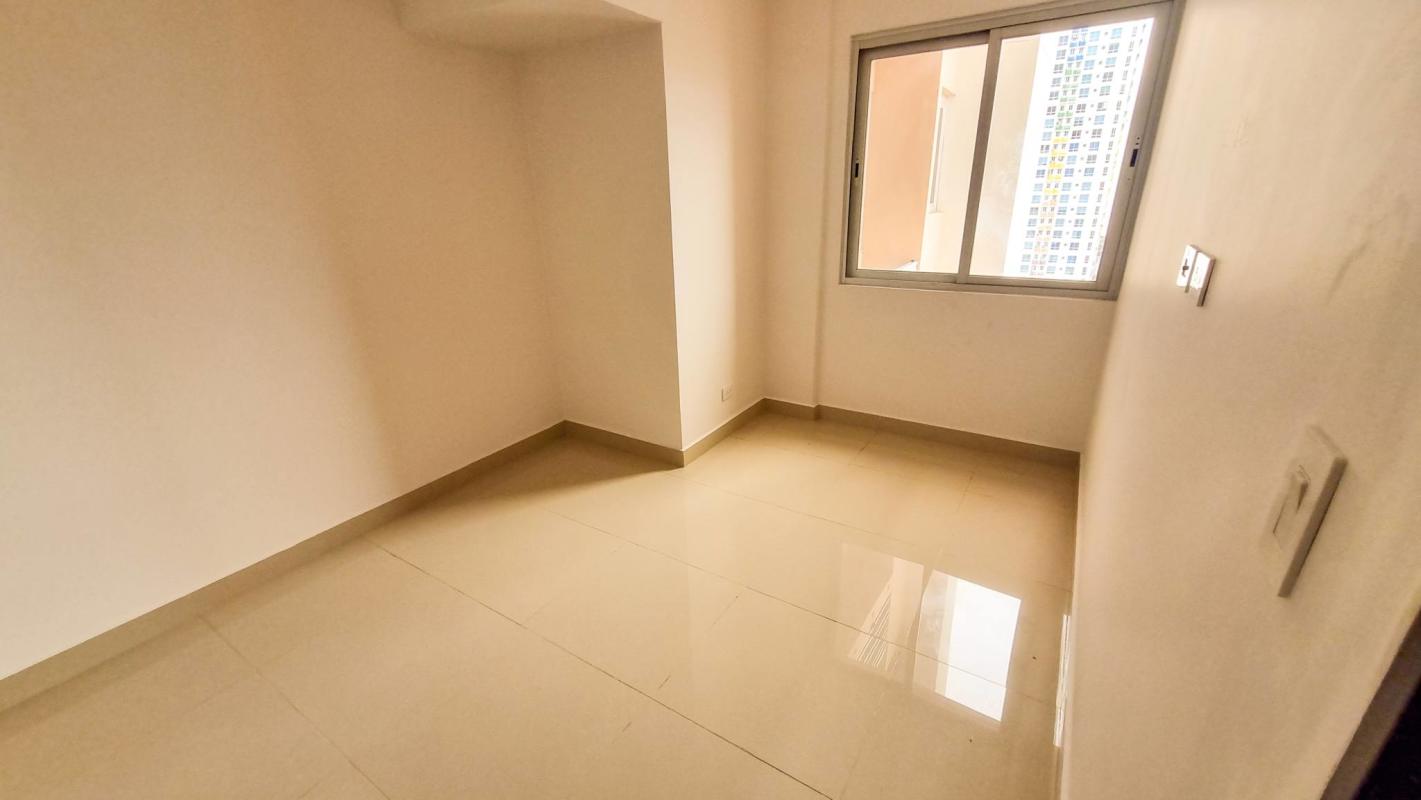 Unfurnished bedroom with closet window city skyline PH Vista Hermosa Panama City