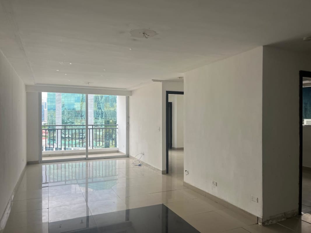 Modern bathroom with beige tiles and walk-in shower at PH Miyaki Obarrio