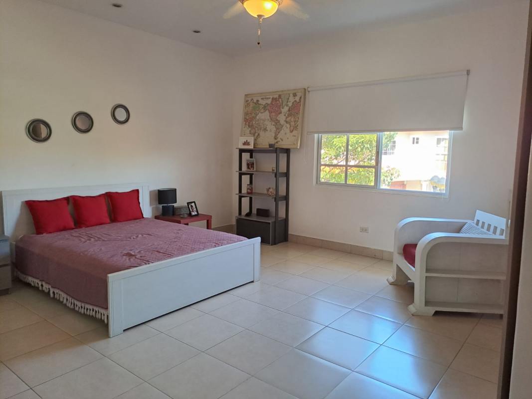 Private swimming pool with jacuzzi lush garden Costa del Este home Panama