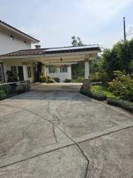 Master suite with vaulted ceiling balcony walk-in closet panoramic views in Urbanización Gaital, El Valle