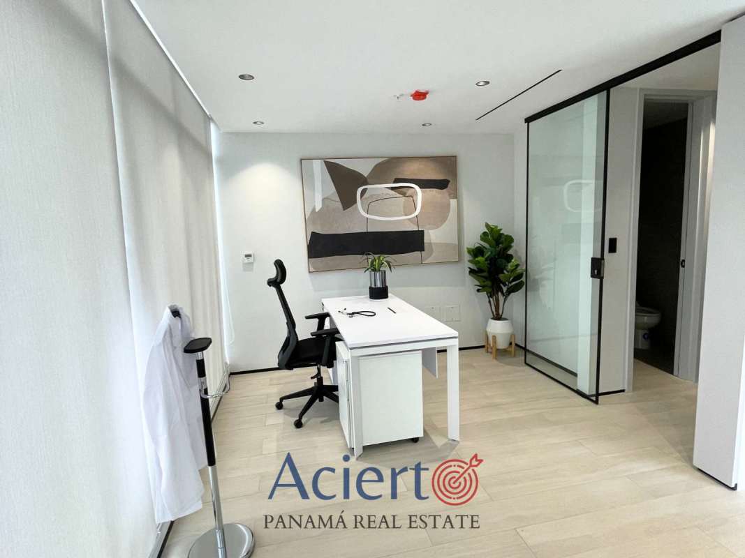 Medical examination room bright and minimalist in Park Square Medical Center Panama City