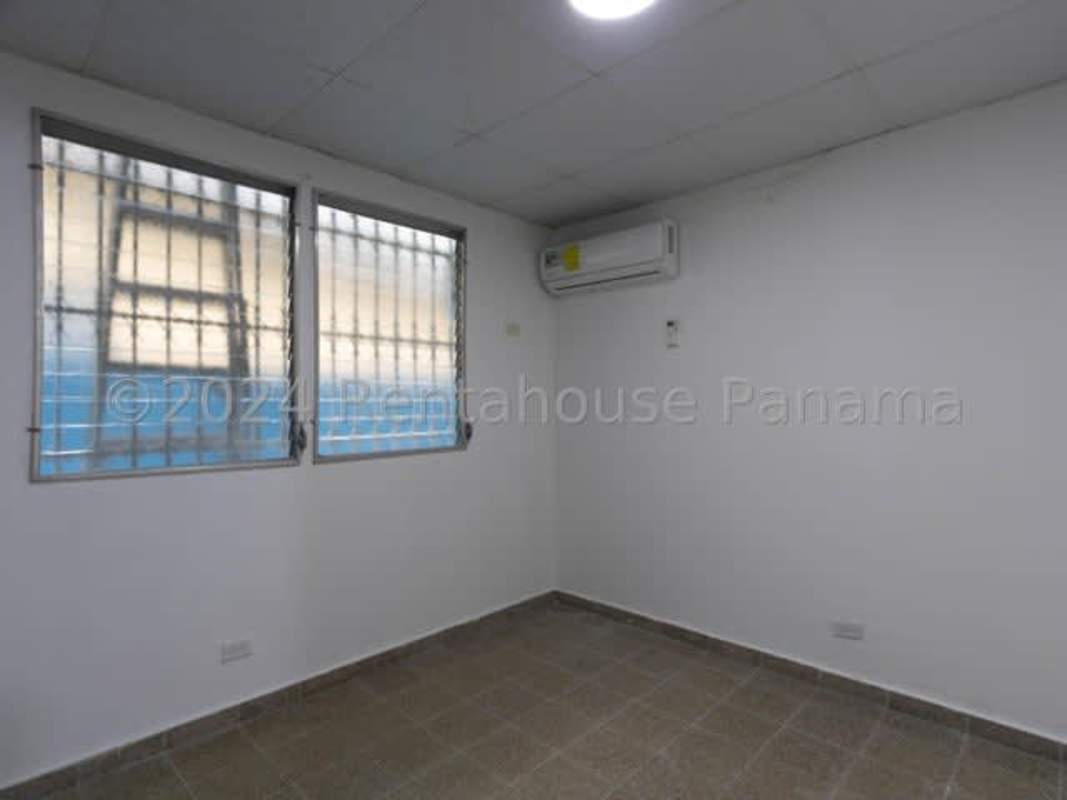 Simple bathroom with vessel sink and granite counter in Santa Clara house for rent