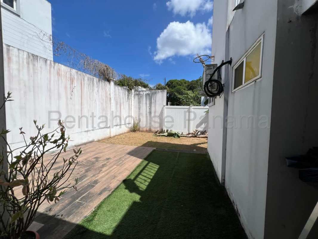 Master bedroom with walk-in closet ensuite bathroom Augusta corner house Brisas del Golf Panama