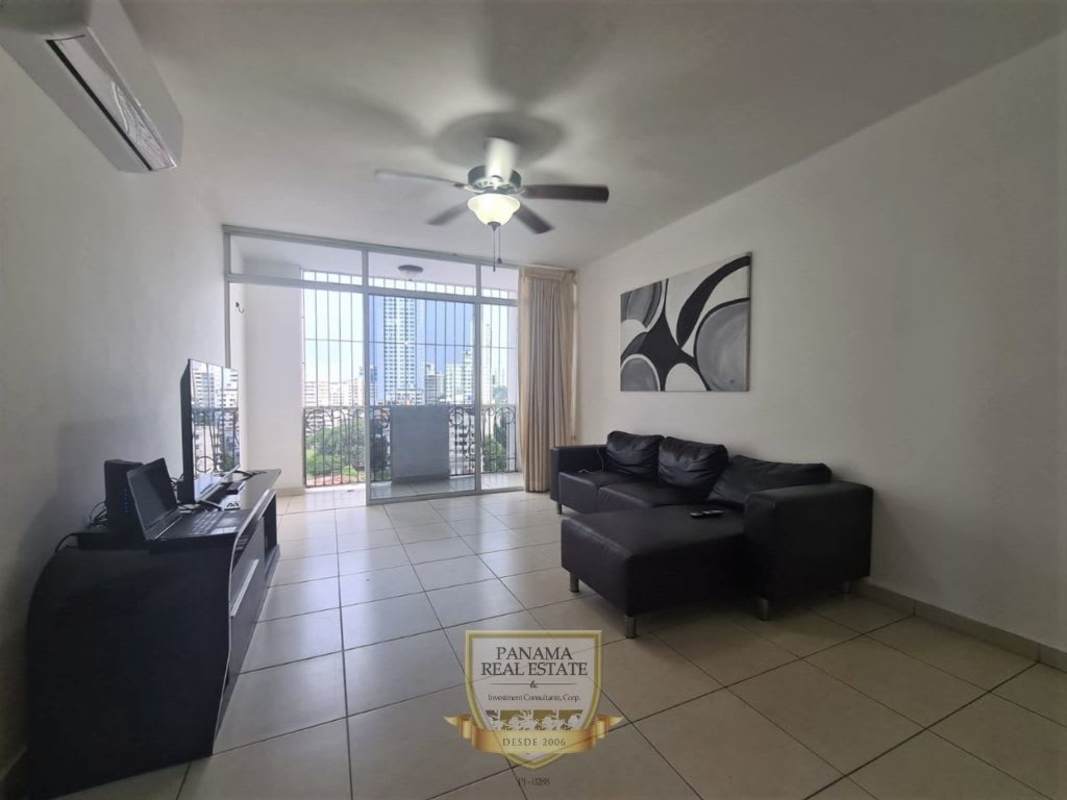 Bathroom with ceramic fixtures, glass shower door in PH Porto Bello Panama City