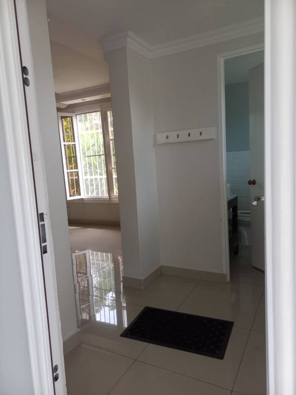 Backyard covered terrace with garden view duplex for rent Panama City La Boca