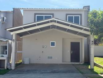 Modern 3BR House in Costa Verde New West Gated La Chorrera - View 2