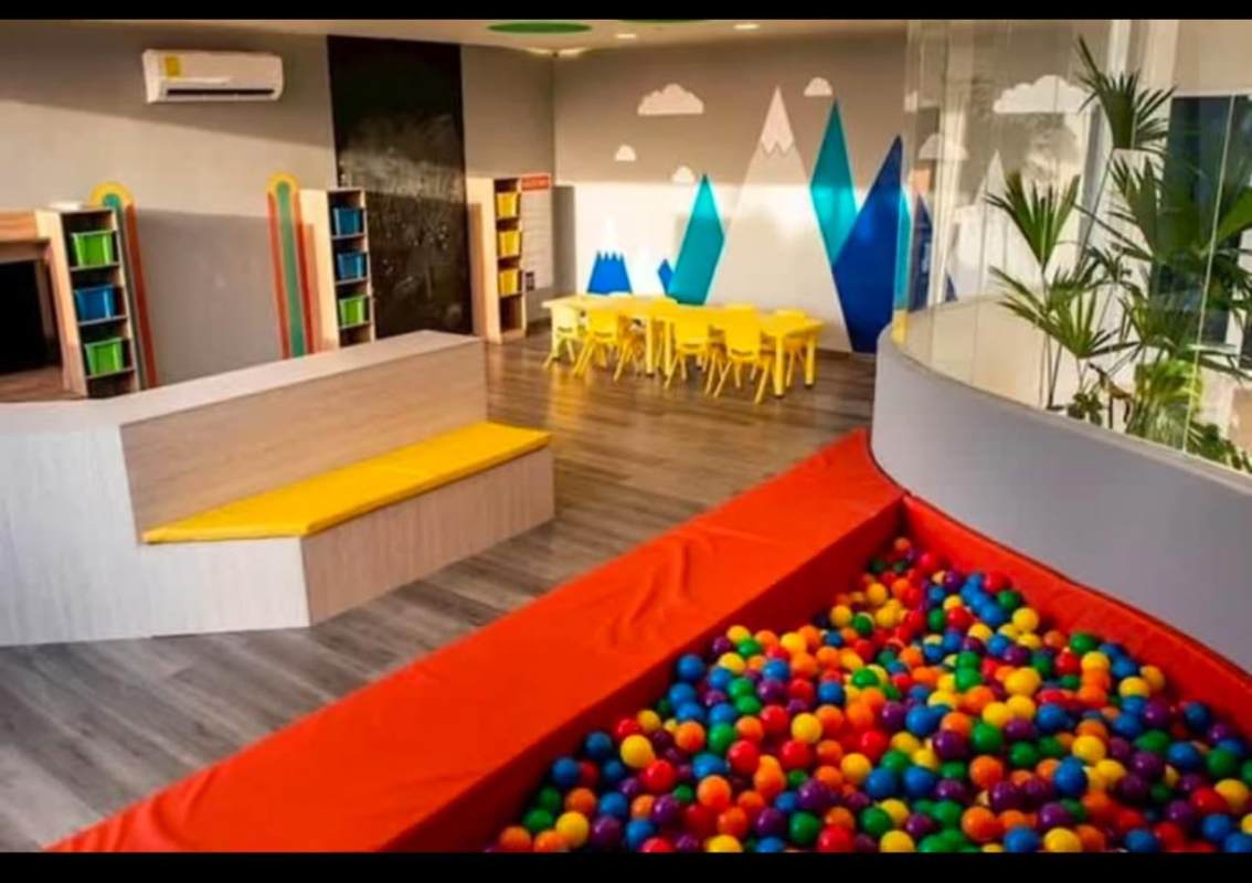 Spacious master bedroom furnished with AC, large window in PH MEI Tower Panama