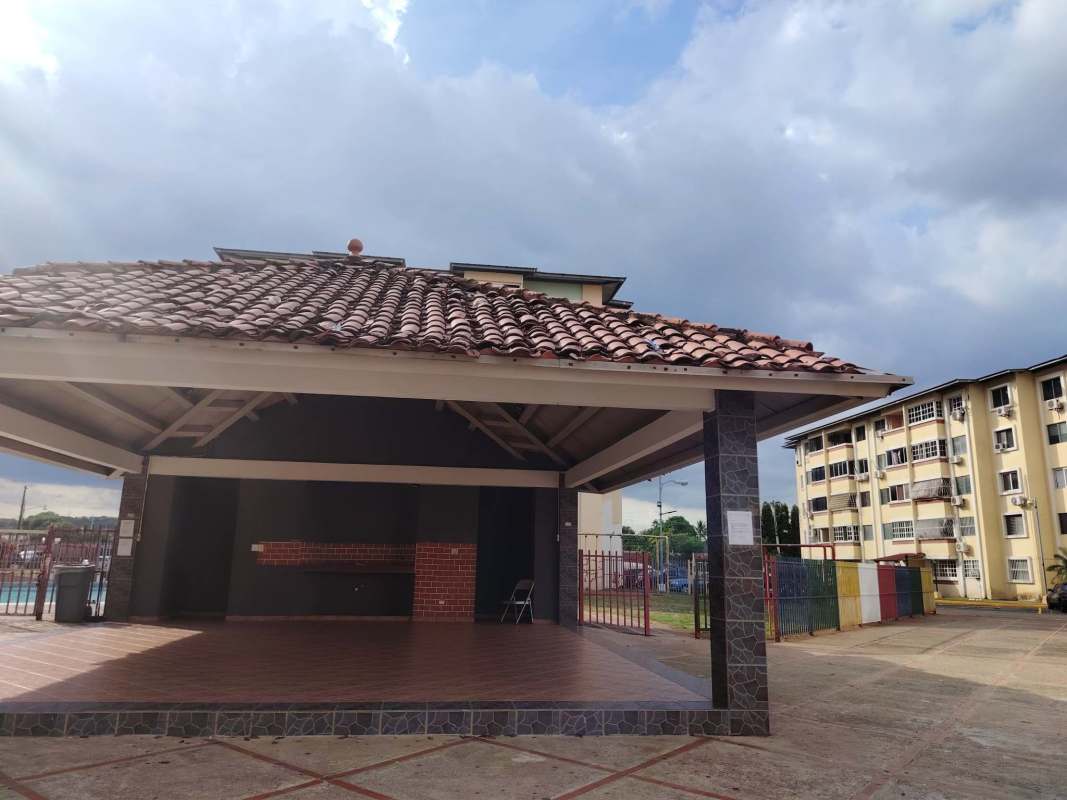 Covered outdoor BBQ pavilion with tiled roof at PH Campo Limberg Panama