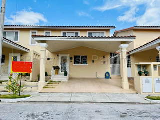 House for Sale in San Antonio - 4 bedrooms