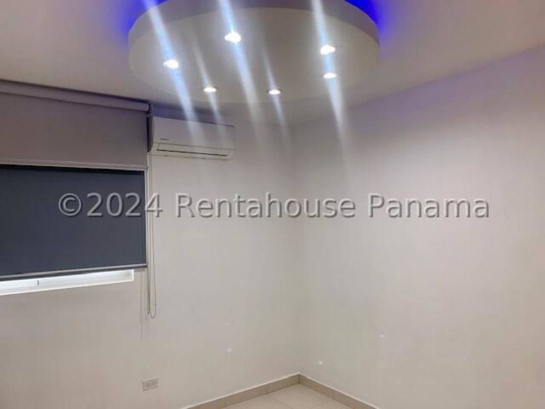 Modern kitchen with granite countertops Torres de Versalles II Costa Sur Panama