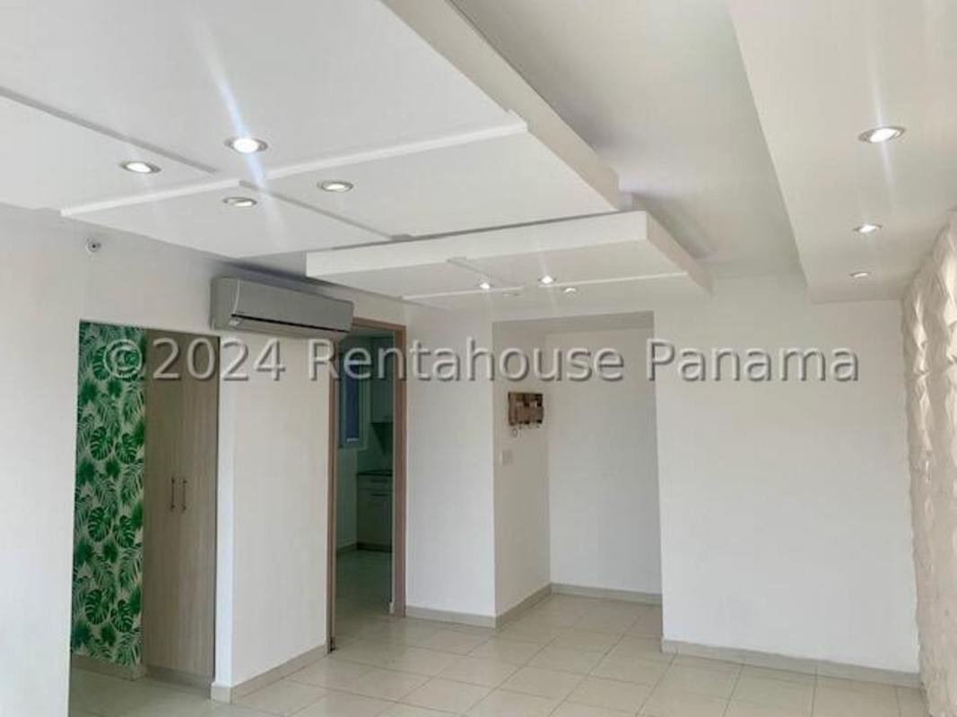 Master bedroom with window garden view Torres de Versalles Costa Sur Panama