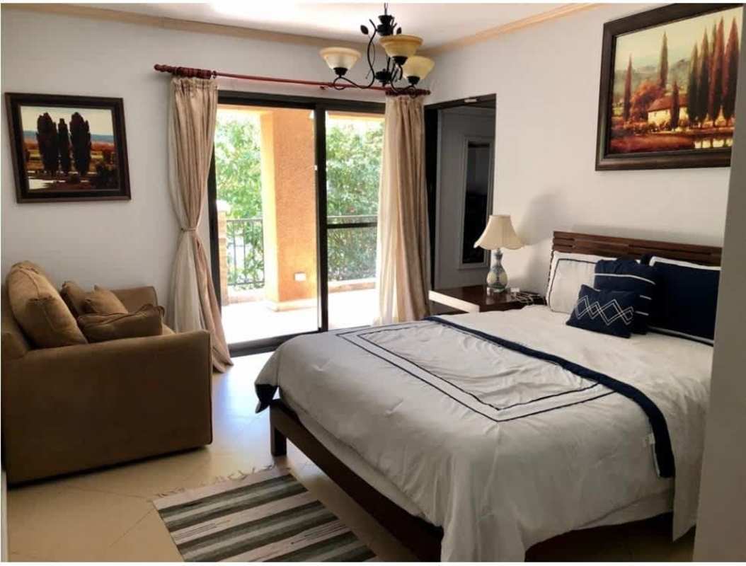 Bathroom with double sink vanity, bathtub and modern tiles in PH Clayton Park Panama