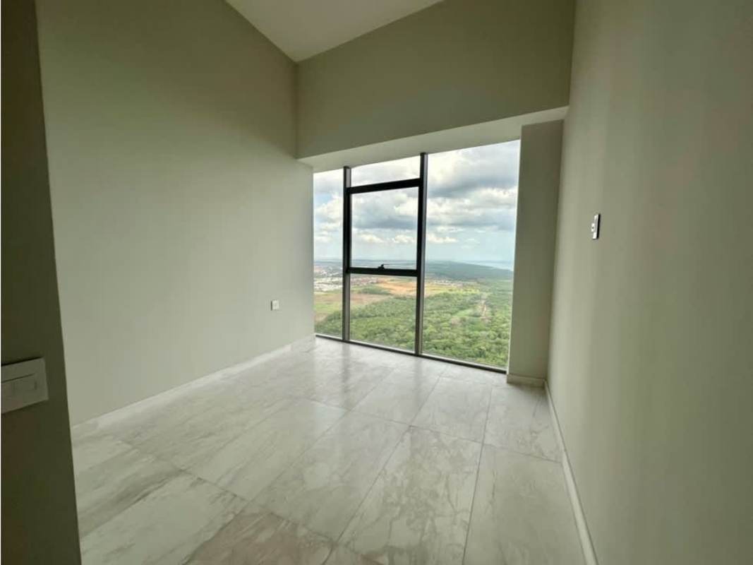 Spacious master bedroom overlooking ocean, golf and city with en-suite luxury bath La Maison Santa María Panama