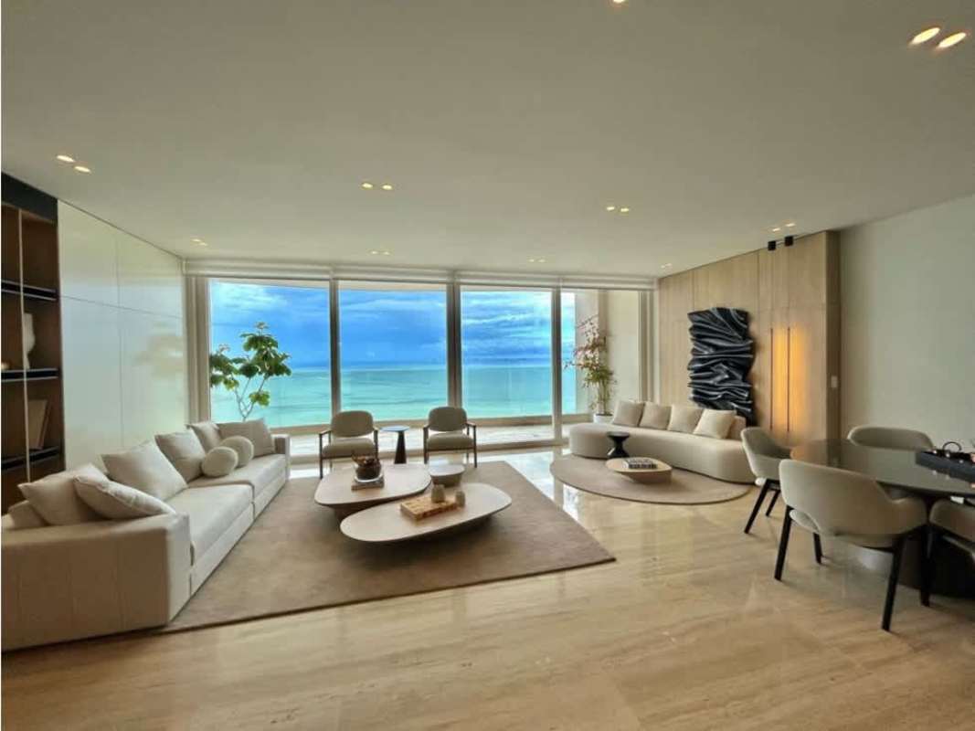 Bright secondary bedroom with built-in closet and city view The Towers Punta Paitilla Panama