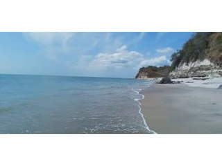 House for Sale in Playas - 3 bedrooms