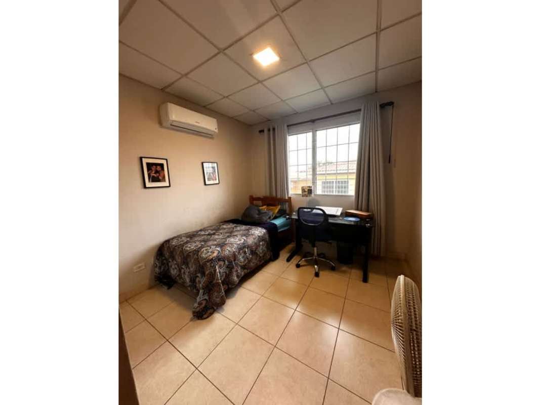 Bedroom with workspace and air conditioning for rent Panama