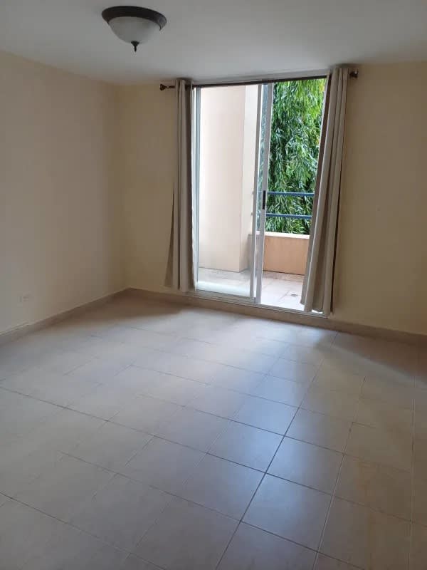 Bathroom with ceramic tile and walk-in shower PH San Francisco Bay Panama City
