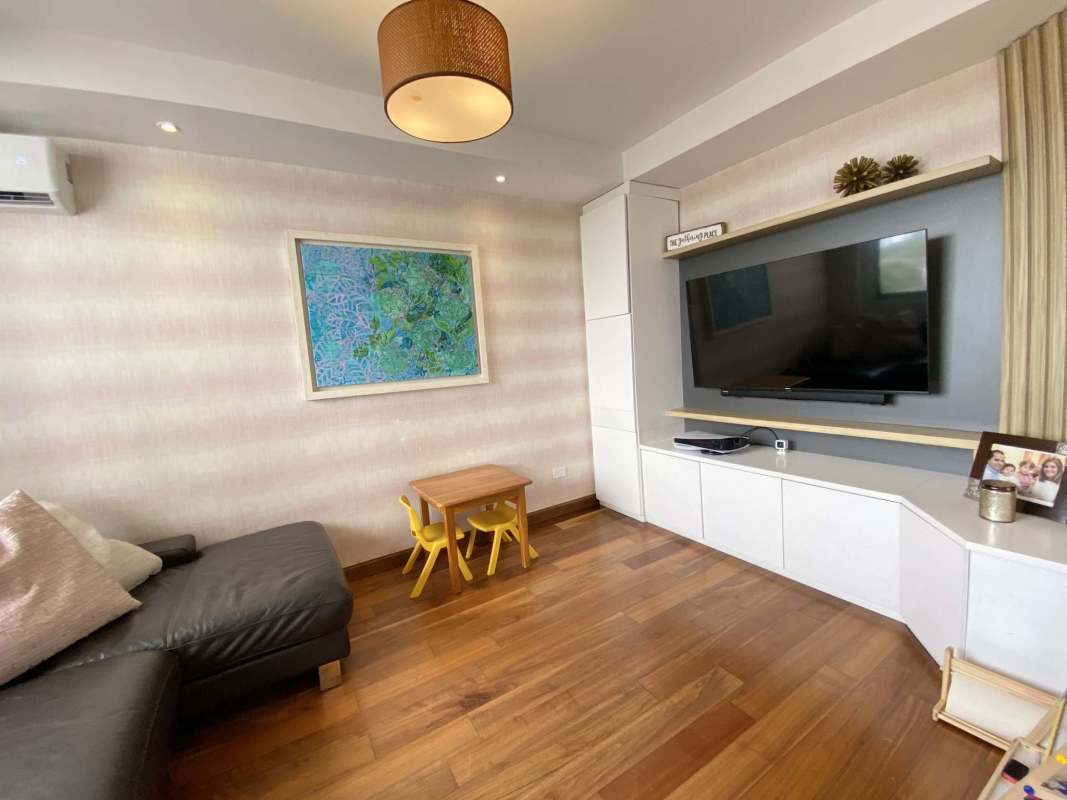 Master bedroom with split AC, large window and ocean views in PH Luna del Mar