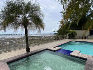 Apartment for Sale in San Francisco - 3 bedrooms