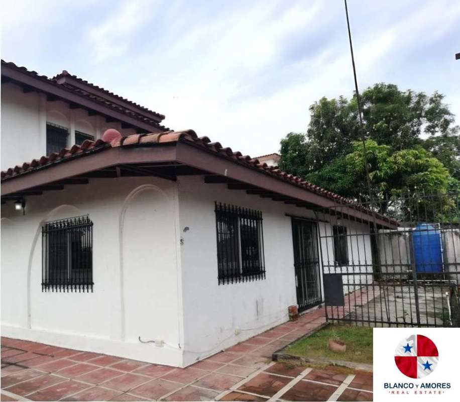 Spacious 4BR House with Terrace & Parking in El Dorado
