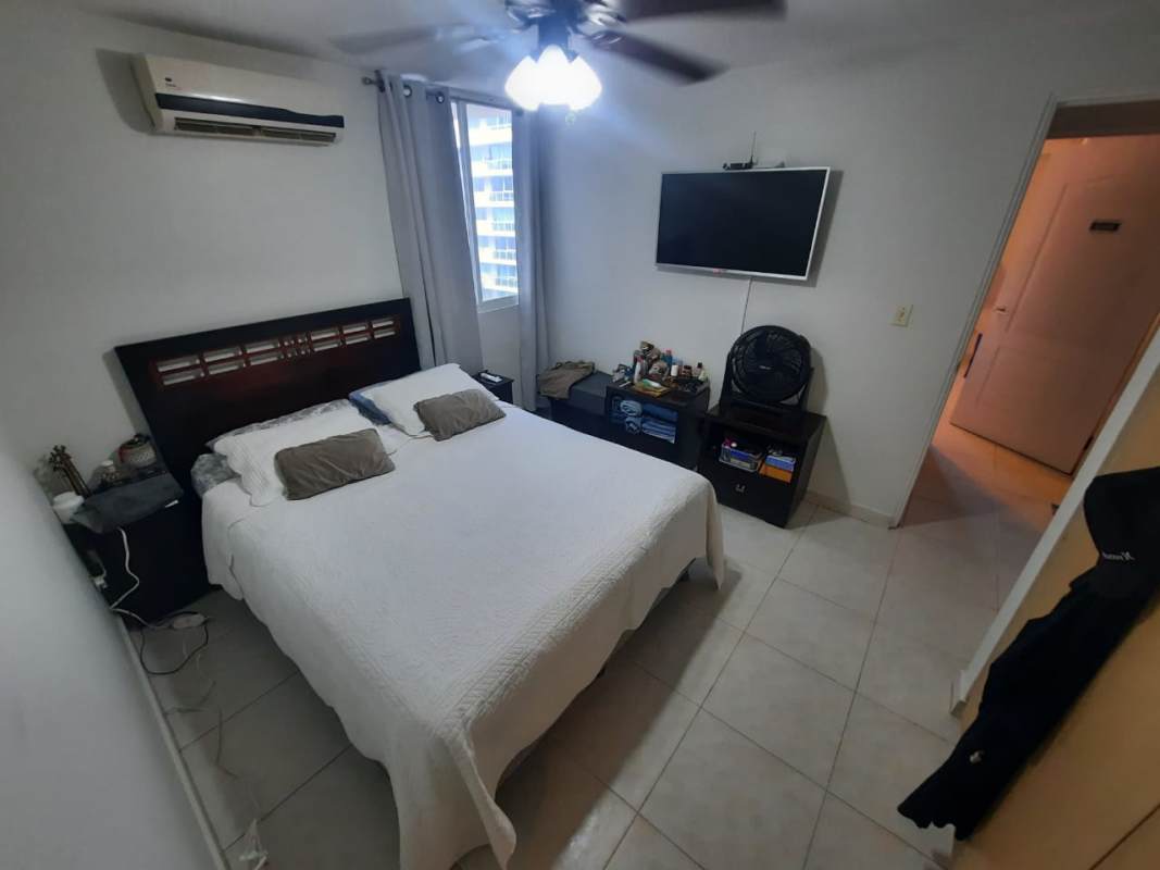 Second full bathroom modern tile, glass shower Edison Park Panama City apartment