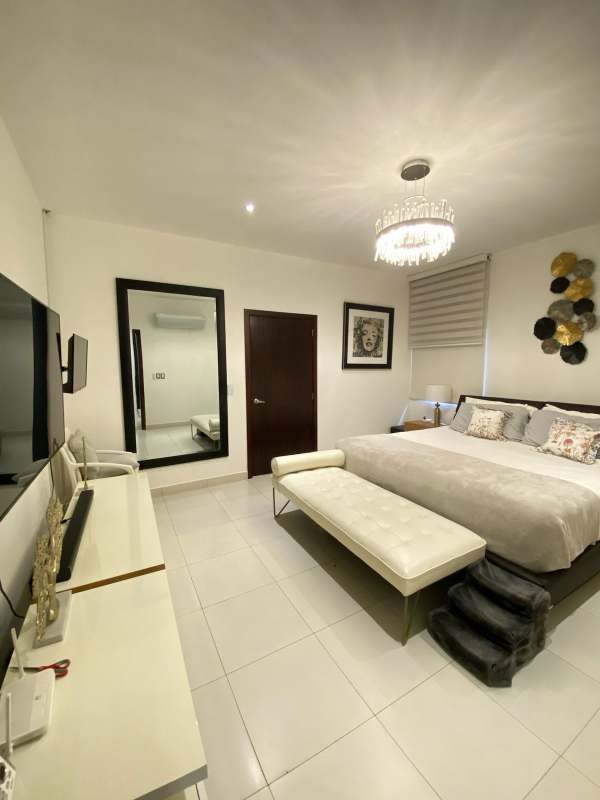 Furnished 3BR House with Gym, Terrace, Garden in Costa Sur - View 6