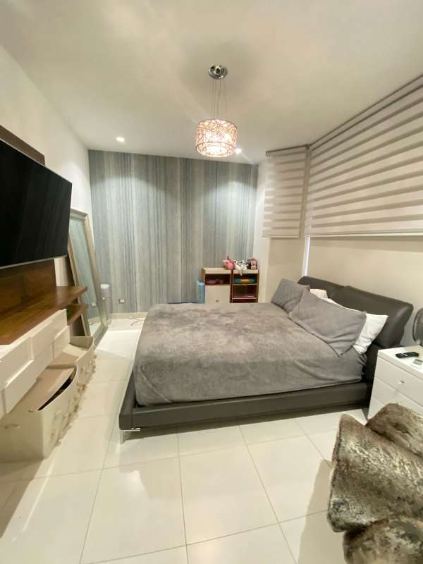 Furnished 3BR House with Gym, Terrace, Garden in Costa Sur - View 8