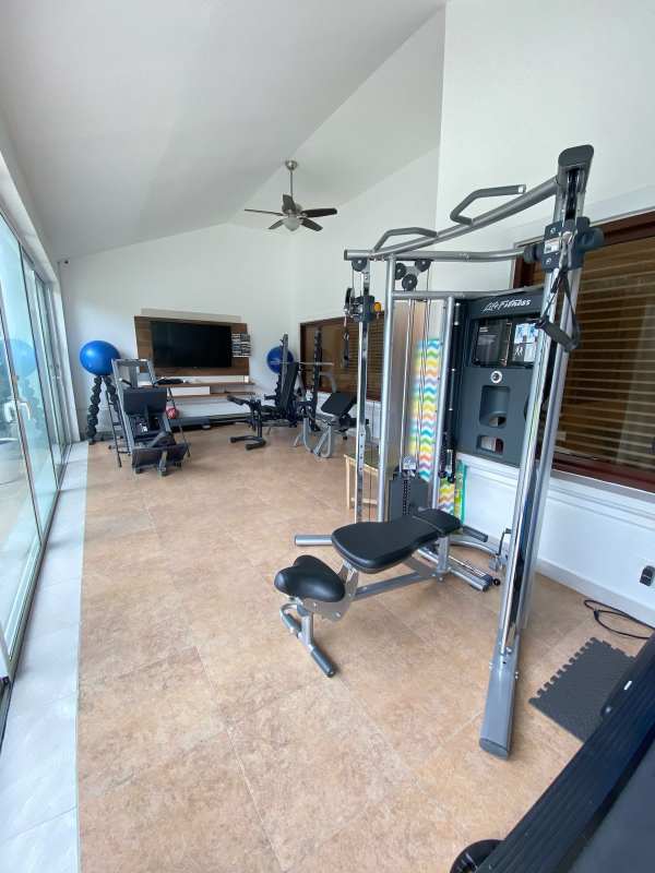 Furnished 3BR House with Gym, Terrace, Garden in Costa Sur - View 4