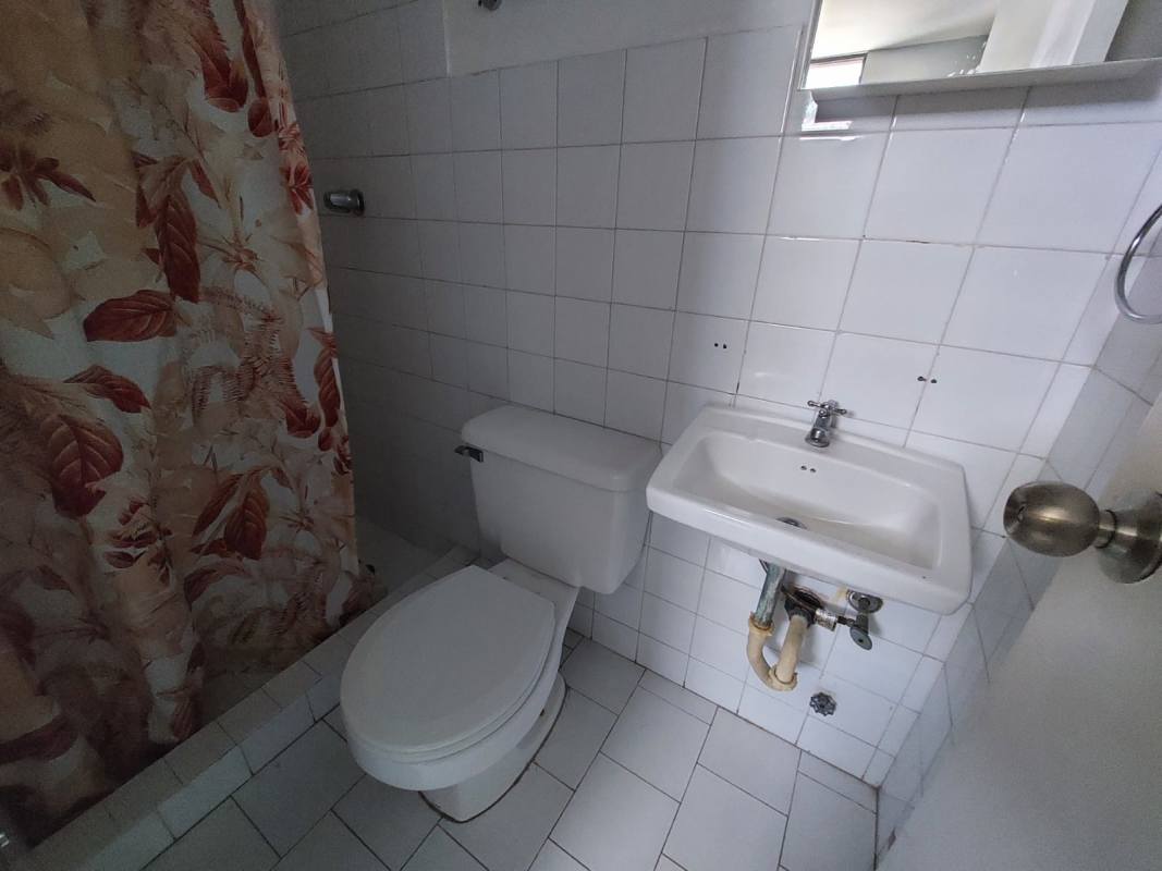 Entry hall with closets built-in cabinetry PH Coral Plaza Marbella Panama