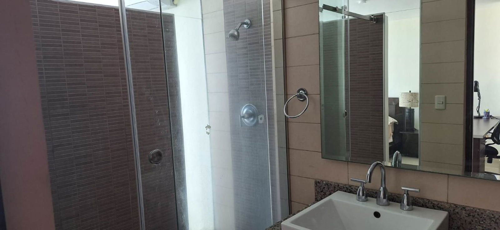 Elevated rooftop pool deck overlooking Panama City skyline PH Vitro Loft El Cangrejo