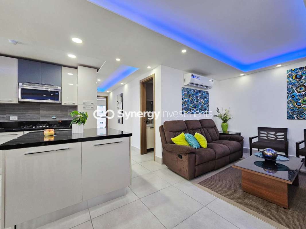 Master bedroom with private bathroom, split AC, LED lighting and large window in PH Park 47 Obarrio Panama City