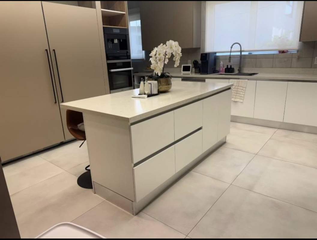 Luxury 4BR House for Rent in Santa Maria The Woods