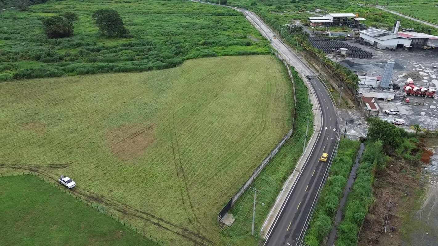 Chepo Las Margaritas large open field bordered by paved Inter-American Highway Panama investment land
