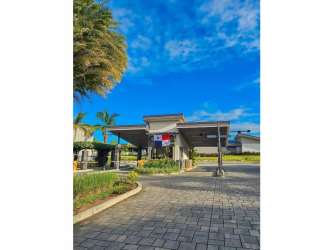 Modern mid-rise PH Explora facade in Panama Pacifico