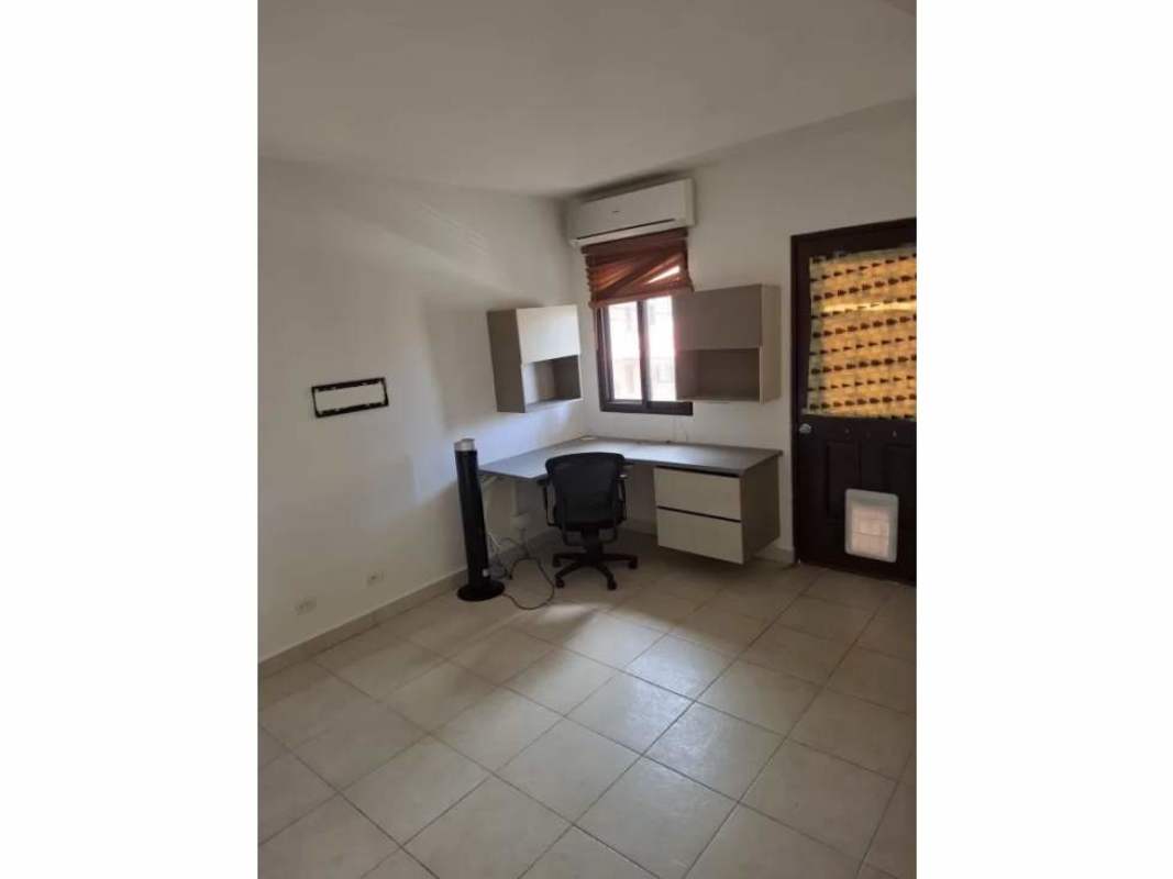 Home office with built-in cabinets, AC, pet door, modern design in Versalles