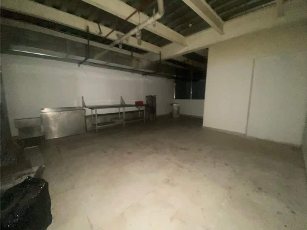 Spacious industrial unfinished storage space for lease Plaza Peatonal 68 Panama