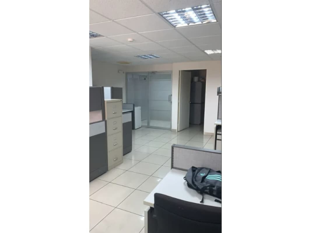 Private office room with cubicle partitions and air conditioning in PH Mar del Sur Bella Vista Panama