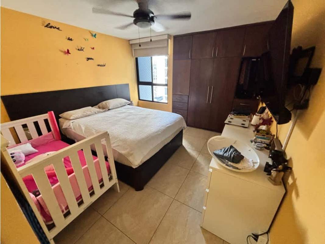 Bedroom with air conditioning, ceiling fan and built-in closet in PH Terrazas del Rey Condado del Rey Panama