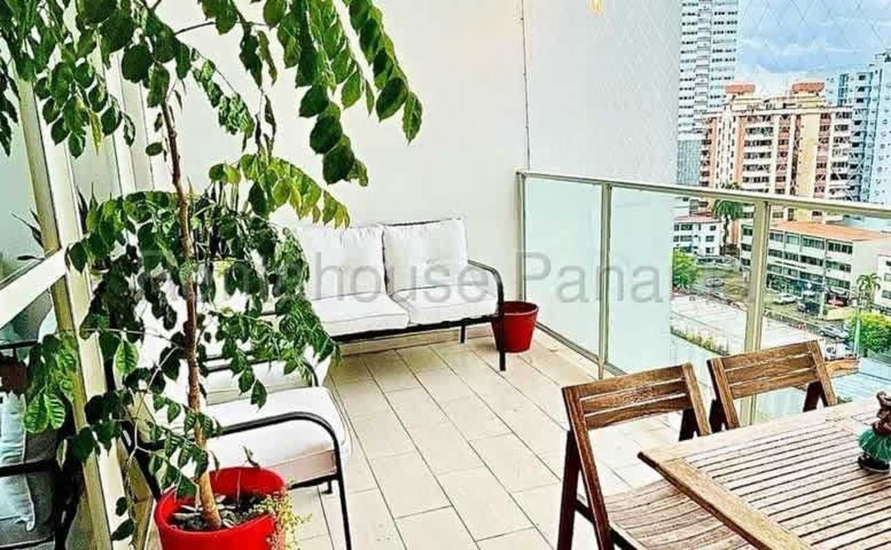 Large master bedroom with closet, windows and city views in PH San Francisco Panama